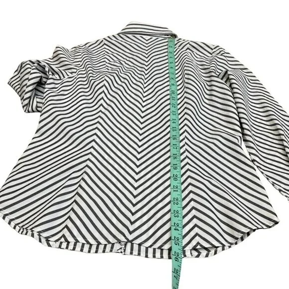 Jones New York Signature Women’s Black & White Striped Zip-Up Shirt Long Sleeve - Picture 11 of 13